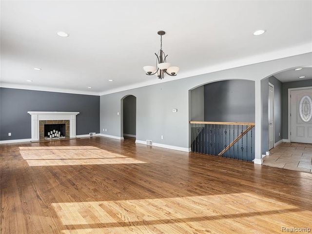 29750 Bristol Lane, Bingham Farms, MI 48025