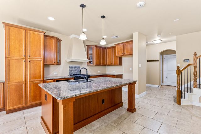 1014 Brook Forest Lane, Euless, TX 76039