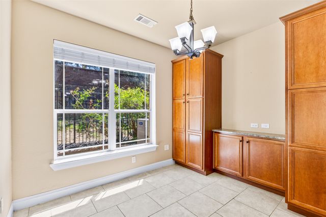 1014 Brook Forest Lane, Euless, TX 76039