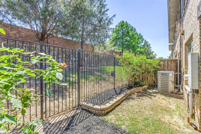 1014 Brook Forest Lane, Euless, TX 76039