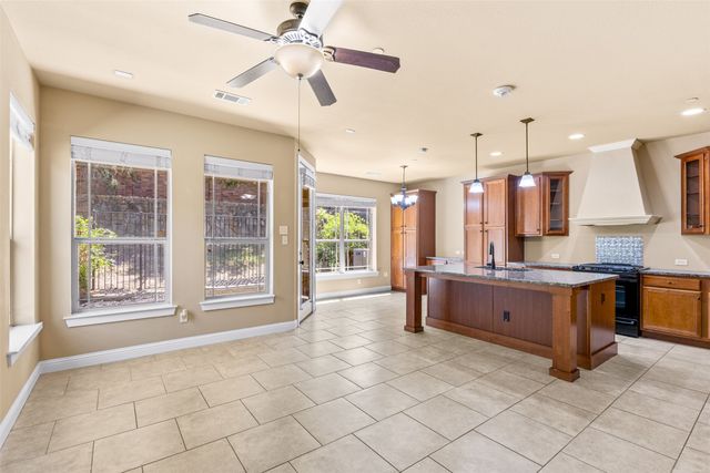 1014 Brook Forest Lane, Euless, TX 76039
