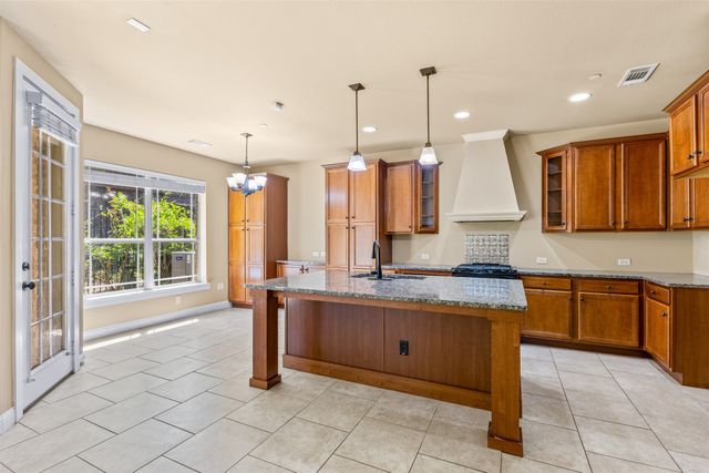 1014 Brook Forest Lane, Euless, TX 76039