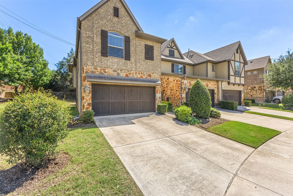 1014 Brook Forest Lane, Euless, TX 76039