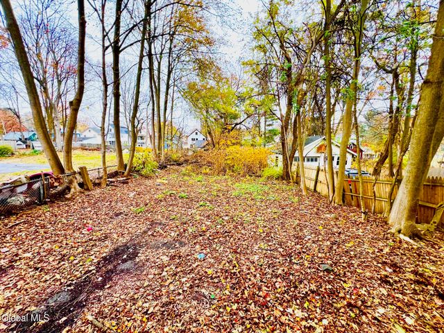 814 Bedford Road, Schenectady, NY 12308