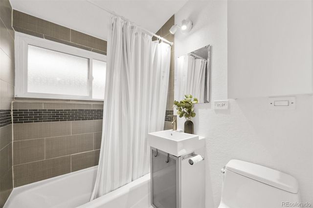 2550 S Newton Street, Denver, CO 80219