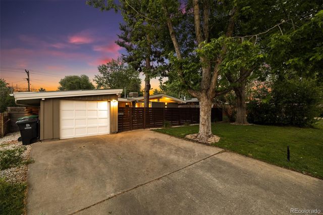 2550 S Newton Street, Denver, CO 80219