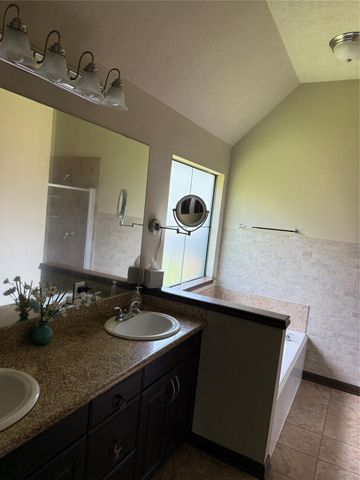 107 Enfield Court, Huntsville, TX 77320