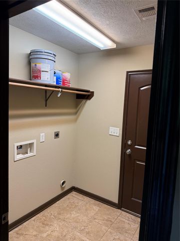 107 Enfield Court, Huntsville, TX 77320