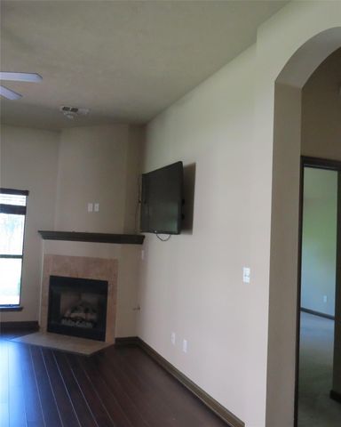 107 Enfield Court, Huntsville, TX 77320