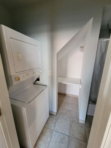 1340 W 18th Place 1C, Chicago, IL 60608