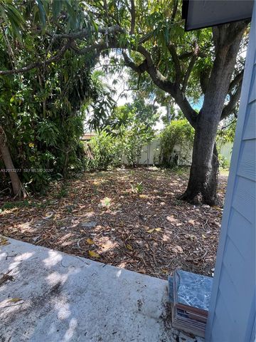 2331 NW 55th Ter, Miami, FL 33142