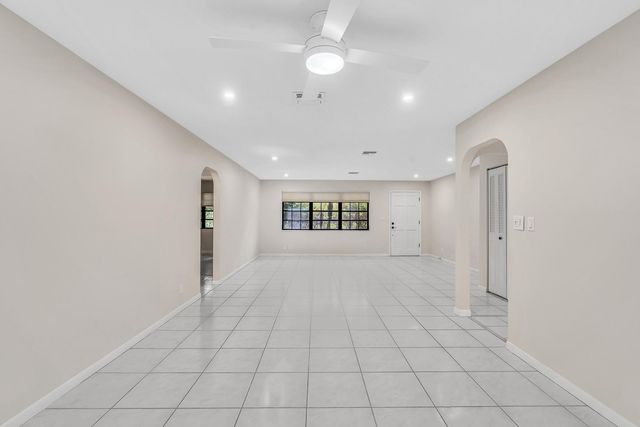 321 SW 30th Terrace, Deerfield Beach, FL 33442