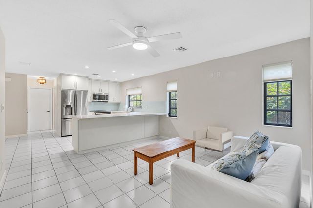 321 SW 30th Terrace, Deerfield Beach, FL 33442