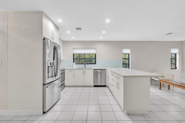 321 SW 30th Terrace, Deerfield Beach, FL 33442