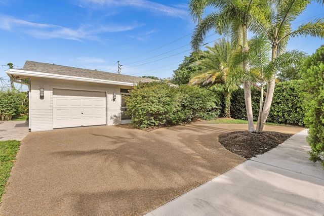 321 SW 30th Terrace, Deerfield Beach, FL 33442
