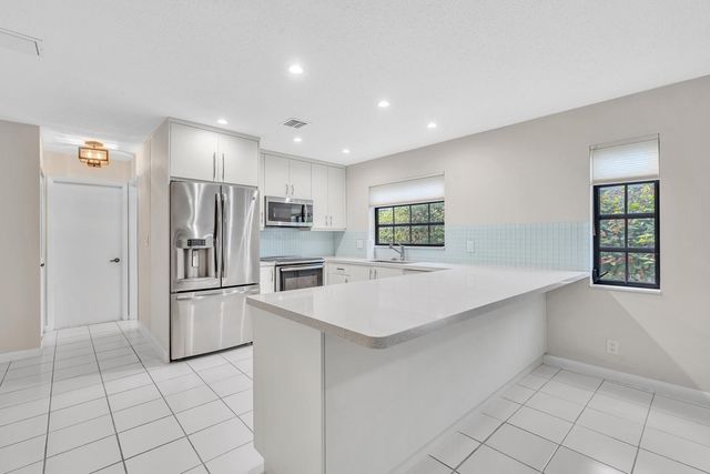321 SW 30th Terrace, Deerfield Beach, FL 33442