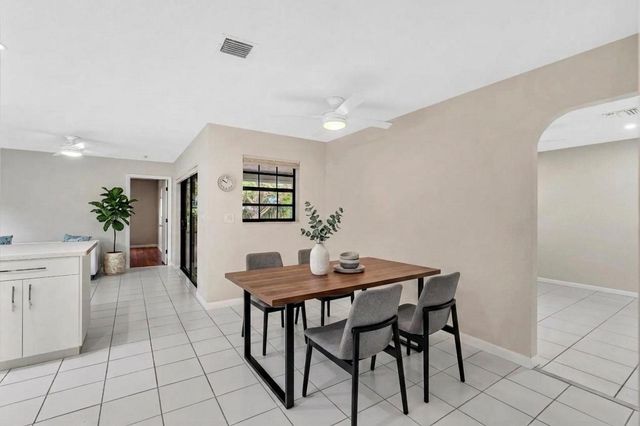 321 SW 30th Terrace, Deerfield Beach, FL 33442