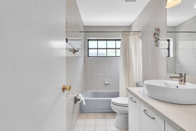 321 SW 30th Terrace, Deerfield Beach, FL 33442