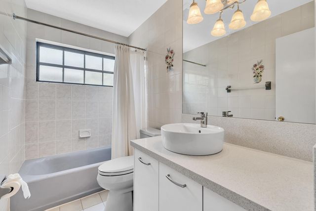 321 SW 30th Terrace, Deerfield Beach, FL 33442