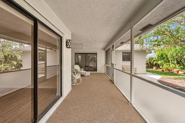 321 SW 30th Terrace, Deerfield Beach, FL 33442