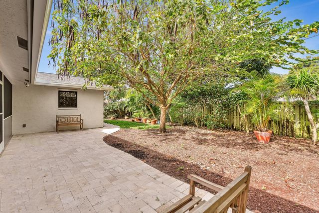 321 SW 30th Terrace, Deerfield Beach, FL 33442