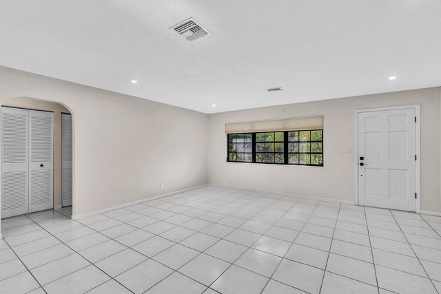 321 SW 30th Terrace, Deerfield Beach, FL 33442