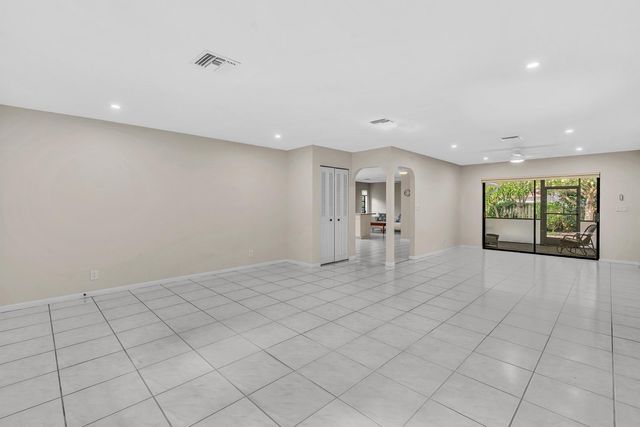 321 SW 30th Terrace, Deerfield Beach, FL 33442