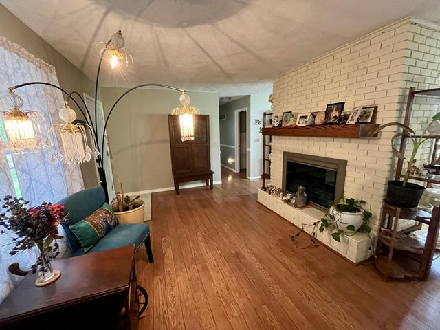 132 Pierson Avenue, Forsyth, MO 65653
