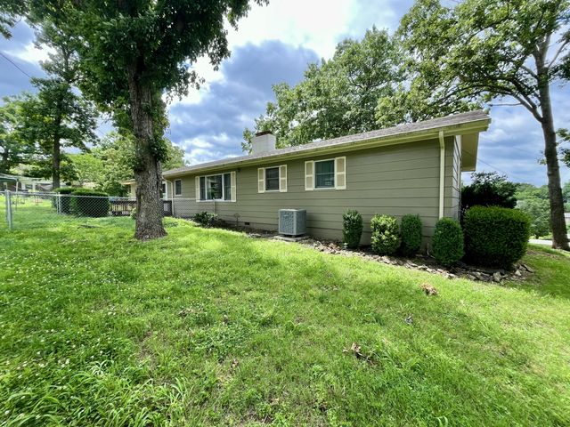 132 Pierson Avenue, Forsyth, MO 65653