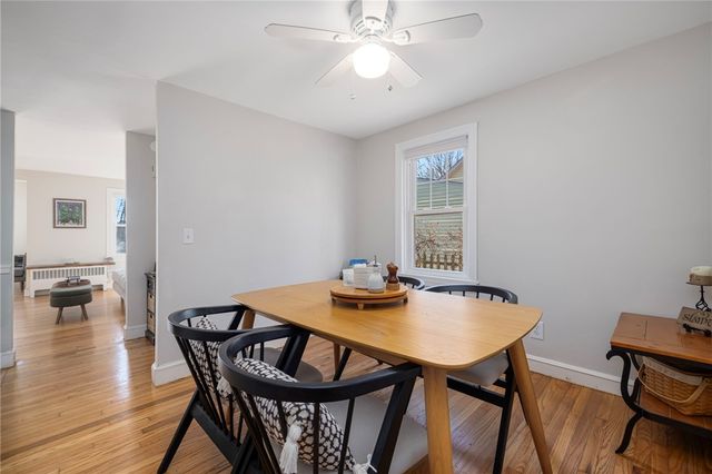 7 Bay Avenue, Barrington, RI 02806