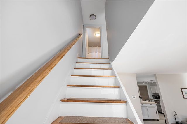 7 Bay Avenue, Barrington, RI 02806