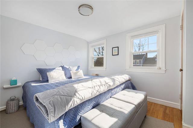 7 Bay Avenue, Barrington, RI 02806