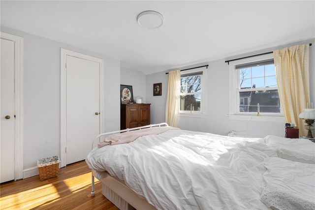 7 Bay Avenue, Barrington, RI 02806