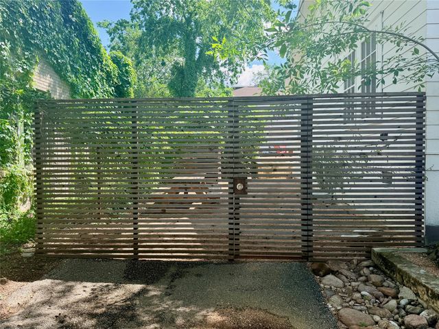305 Lockhart DR Unit B, Austin, TX 78704