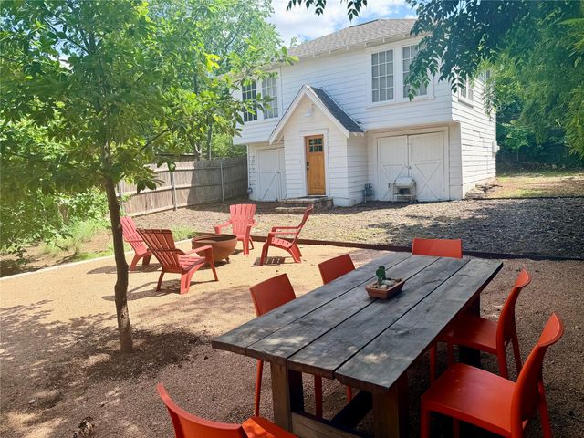 305 Lockhart DR Unit B, Austin, TX 78704