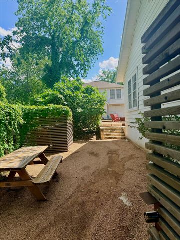 305 Lockhart DR Unit B, Austin, TX 78704