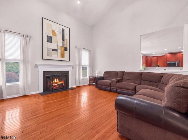 1 Tanager Dr, Raritan Twp., NJ 08551