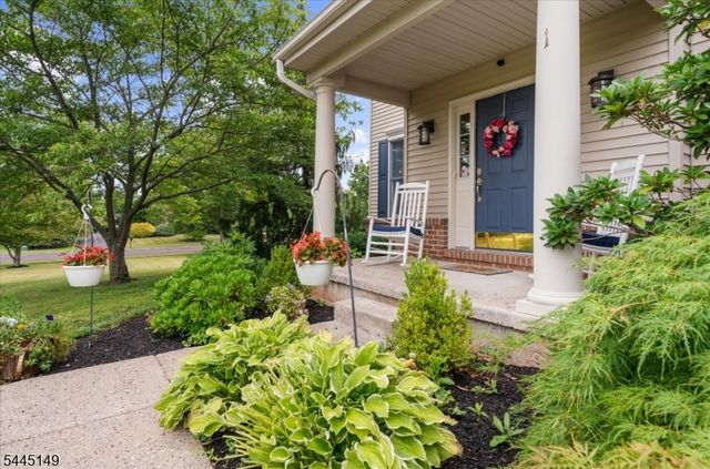 1 Tanager Dr, Raritan Twp., NJ 08551