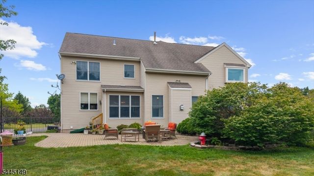 1 Tanager Dr, Raritan Twp., NJ 08551