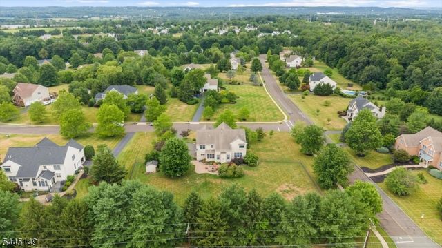 1 Tanager Dr, Raritan Twp., NJ 08551