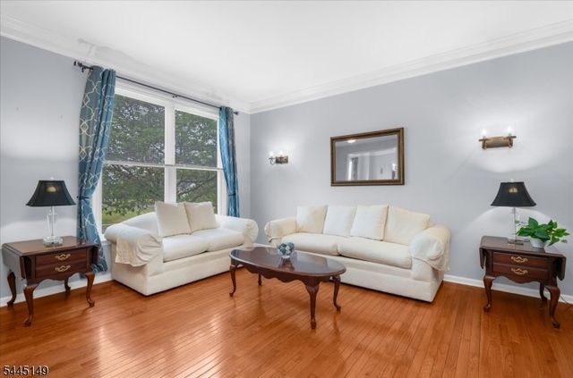 1 Tanager Dr, Raritan Twp., NJ 08551