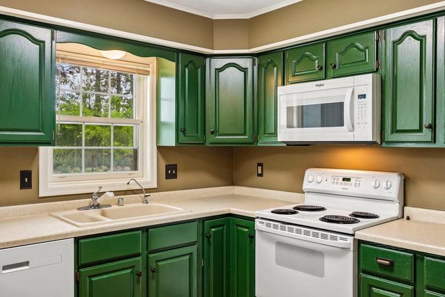 W183S8590 Sue Marie LANE, Muskego, WI 53150