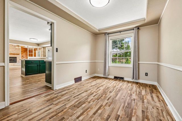 W183S8590 Sue Marie LANE, Muskego, WI 53150