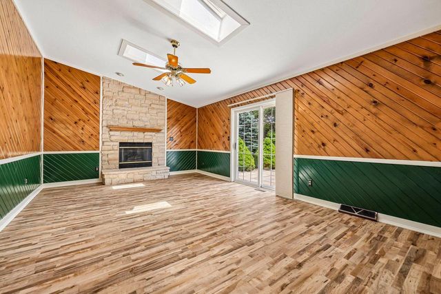 W183S8590 Sue Marie LANE, Muskego, WI 53150