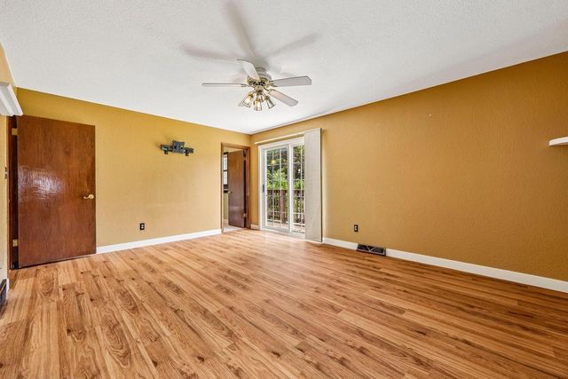 W183S8590 Sue Marie LANE, Muskego, WI 53150
