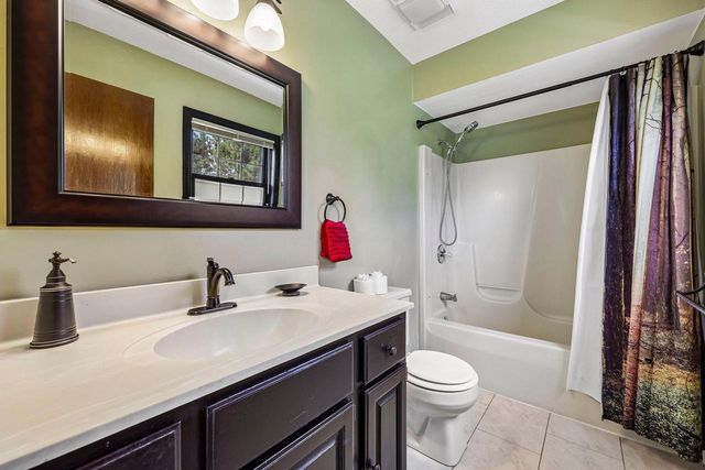 W183S8590 Sue Marie LANE, Muskego, WI 53150