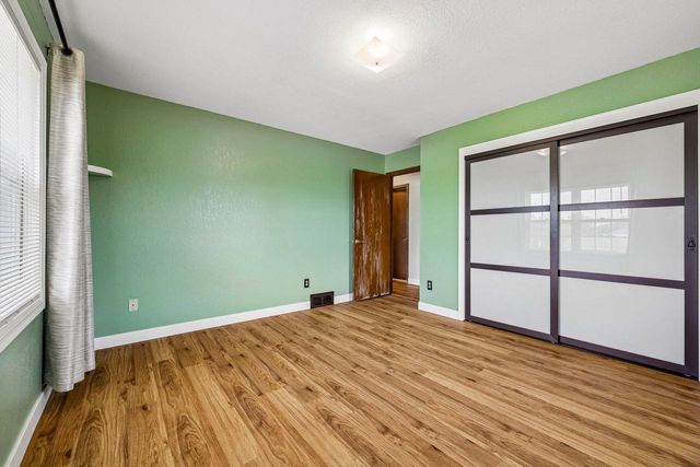 W183S8590 Sue Marie LANE, Muskego, WI 53150