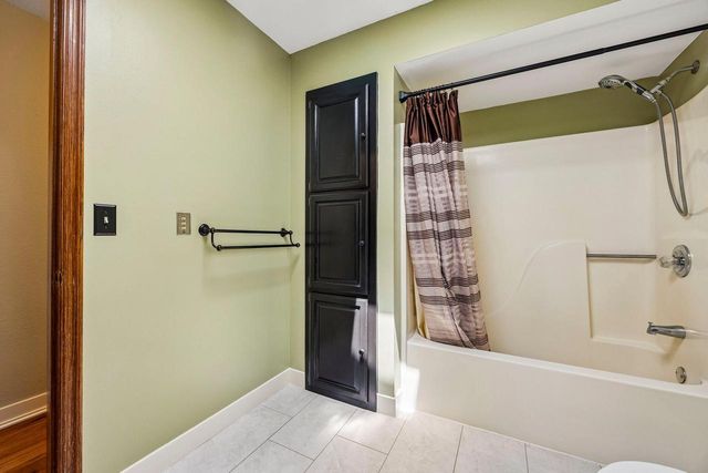 W183S8590 Sue Marie LANE, Muskego, WI 53150