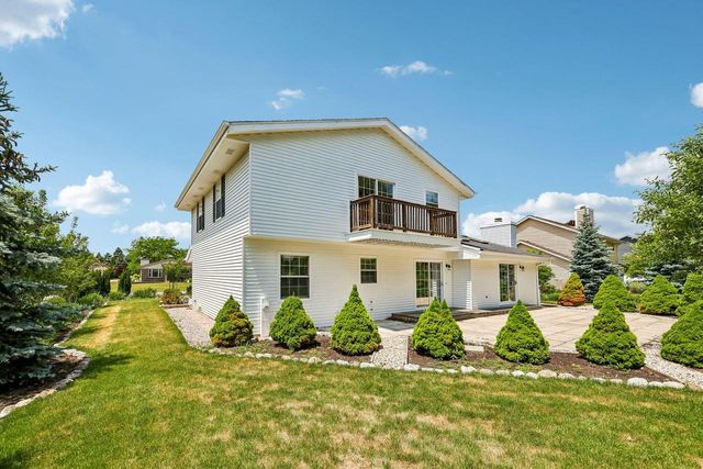 W183S8590 Sue Marie LANE, Muskego, WI 53150
