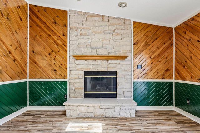 W183S8590 Sue Marie LANE, Muskego, WI 53150